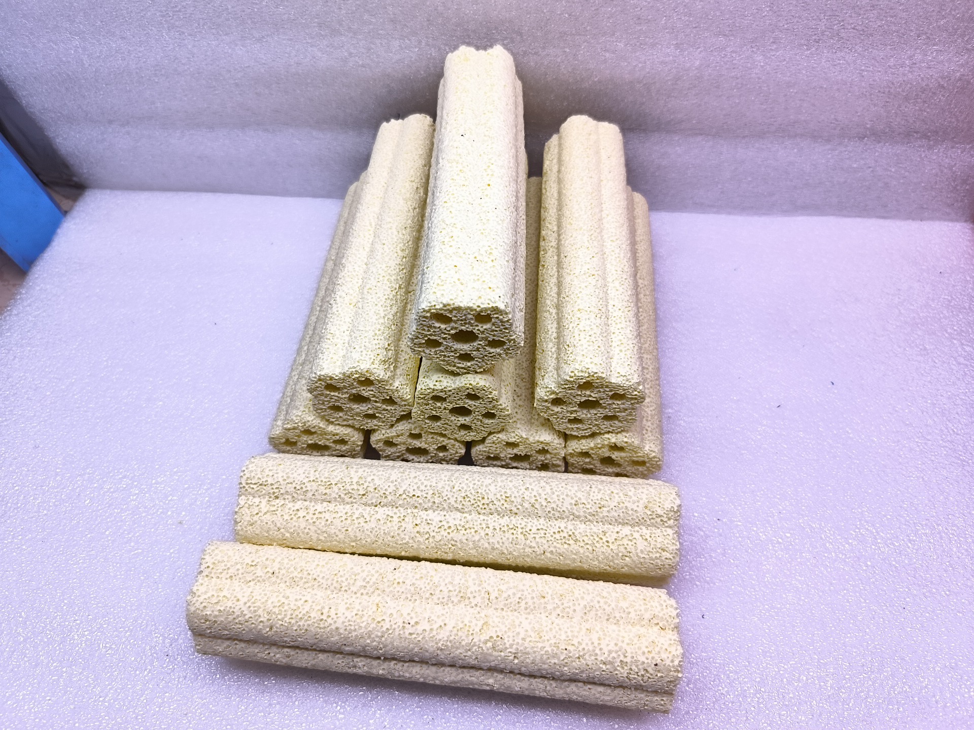 Combo 10 thanh sứ củ sen lọc nước hồ cá (Riversident).