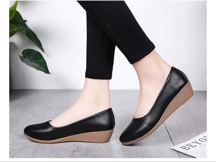 Giày bít mũi da mềm gót cao 3p