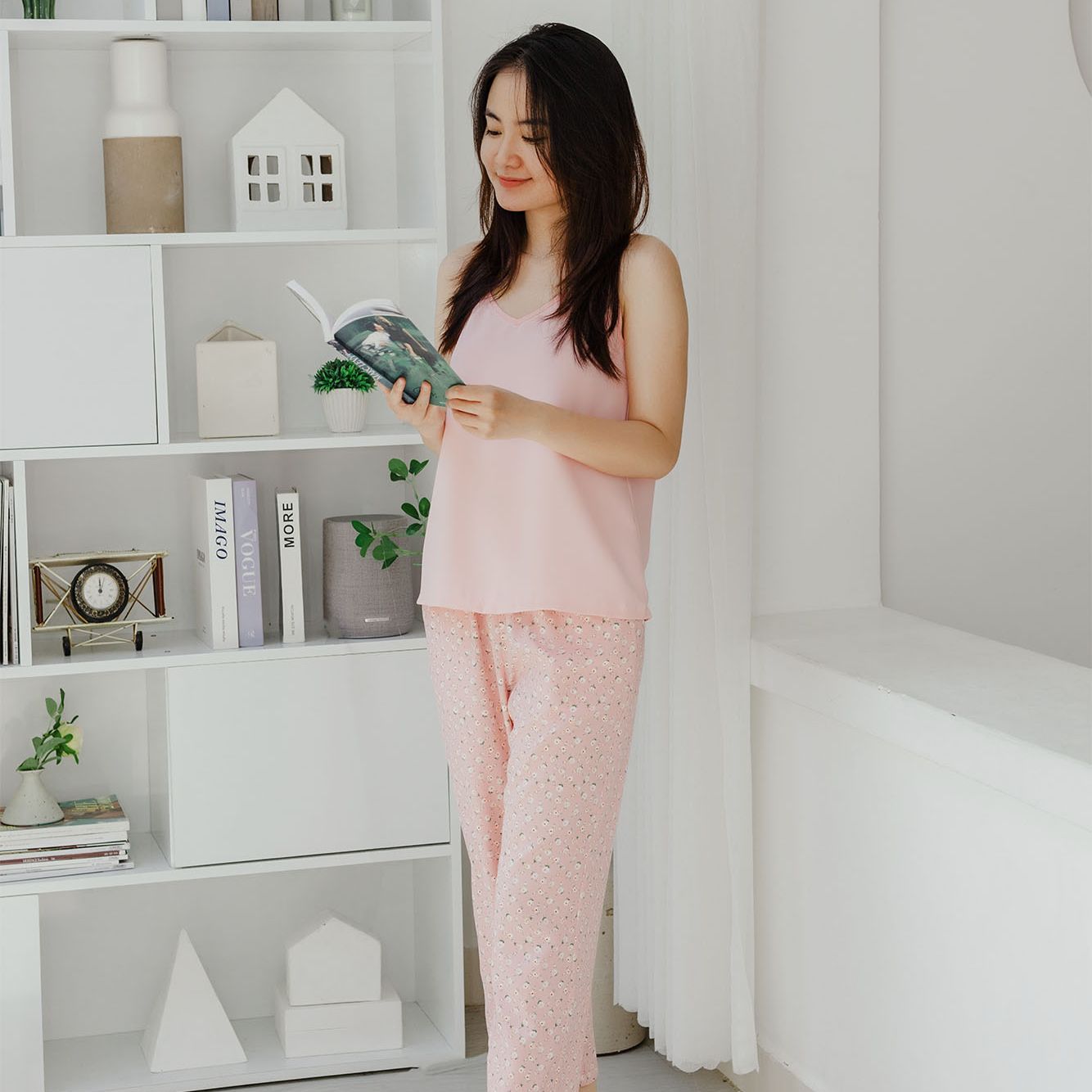 Đồ mặc nhà MÂY áo 2 dây lụa Hàn quốc quần dài lụa mango hoa nhí
