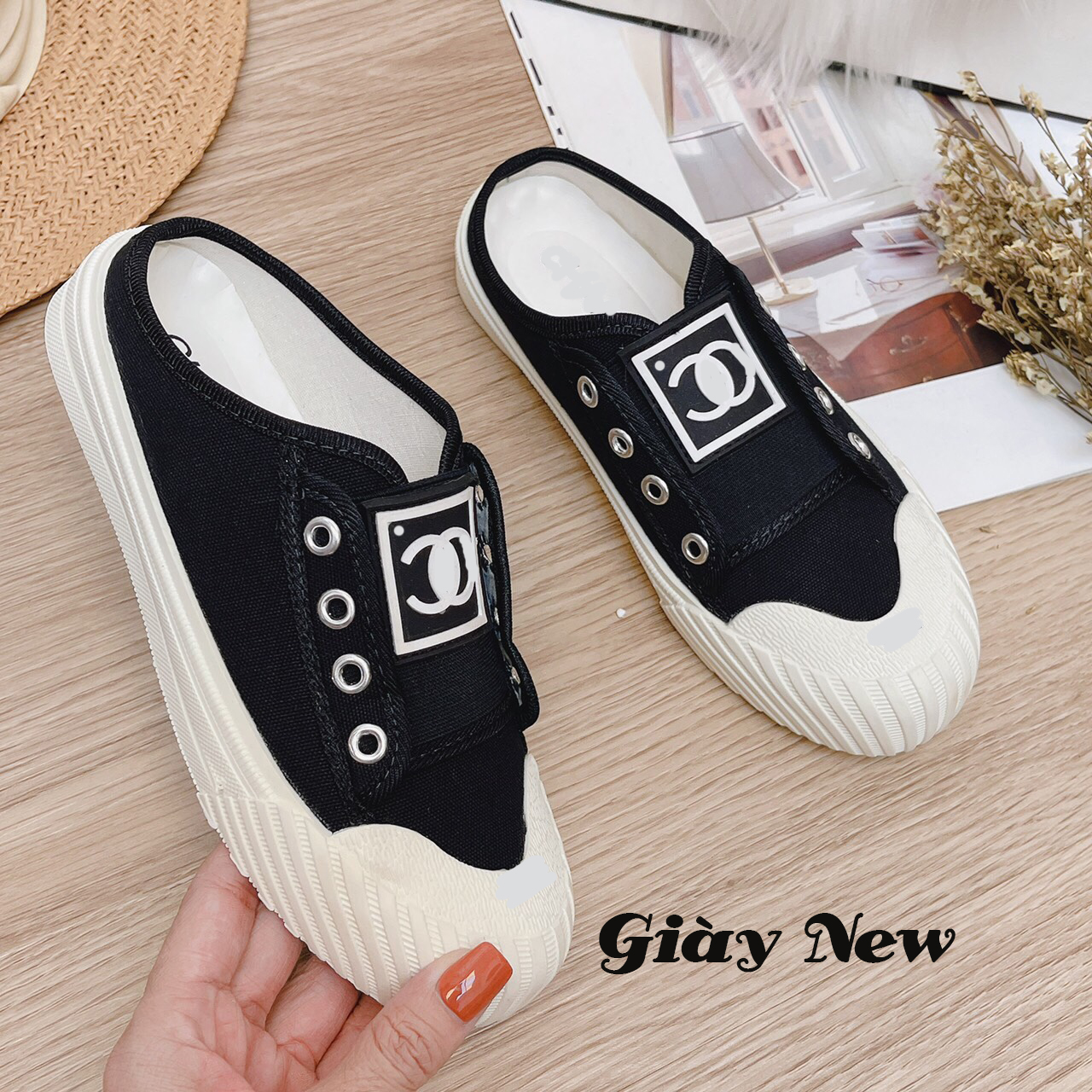 Giày Sụ thể Thao Đạp Gót Nữ Không Dây Channneell