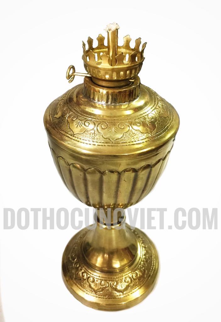 Đèn dầu thờ cúng bằng đồng kẻ dọc nổi múi khế