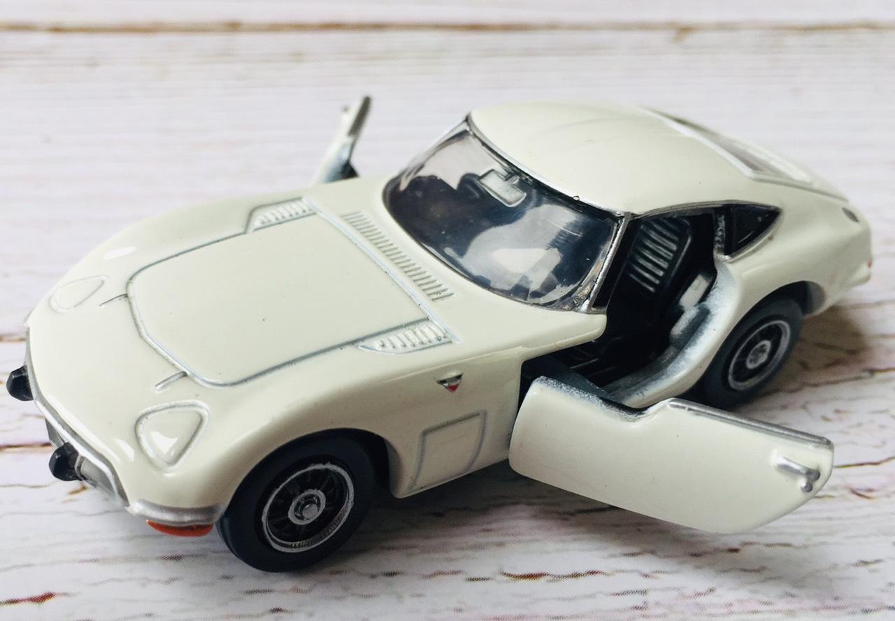 Xe mô hình Tomica Toyota 2000GT