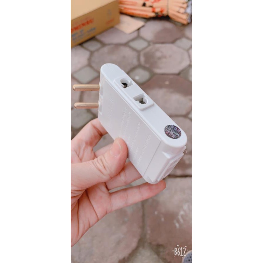 Phích cắm dẹt 1 ra 3