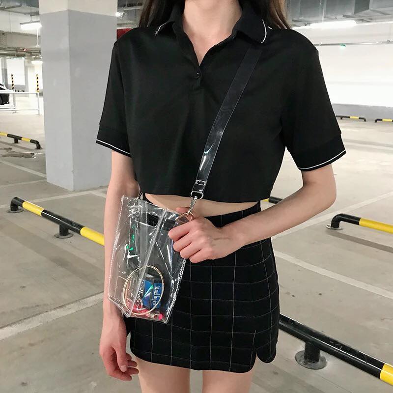 ÁO CROPTOP ĐEN TRƠN PHỐI CÚC CÁ TÍNH