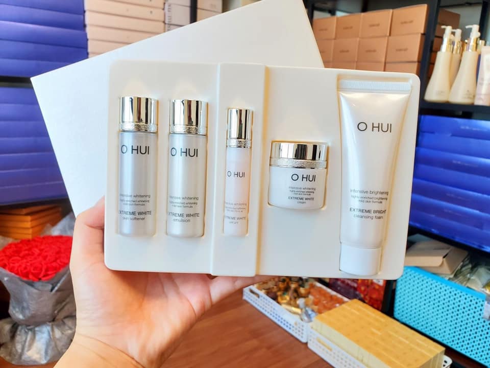 Set Ohui Extreme white 5 món dưỡng trắng mờ nám tàn nhang