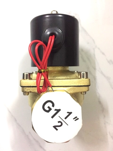 Van điện từ UW-40 ( ren 49 mm) . Điện thế: AC 220V, DC 24V .