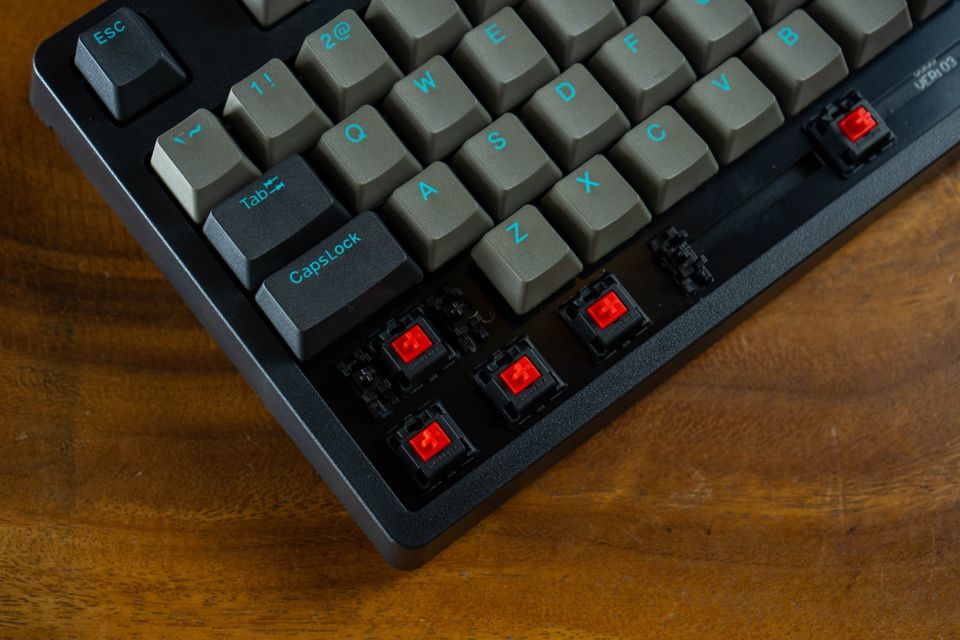 Bàn phím cơ E-Dra EK3104 Pro Cherry SKY DOLCH (sử dụng keycaps PBT SKY DOLCH cao cấp) BH 2 năm