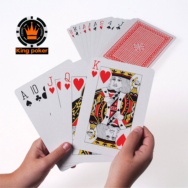 Bài poker 52 lá gấp 4 lần bài thường