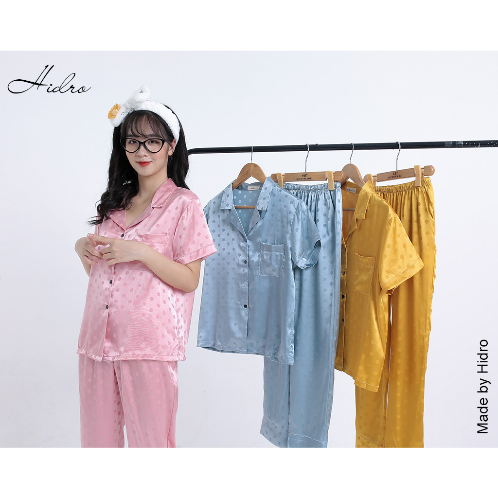 HIDRO Bộ ngủ pijama lụa gấm chấm bi tay cộc quần dài