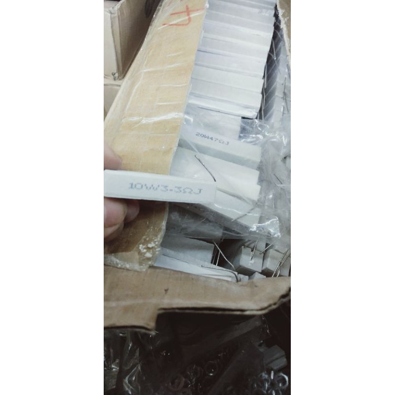 10 Điện Trở Sứ 3.3Om 10W