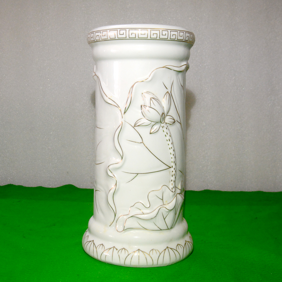 Ống đựng nhang hoa sen trắng