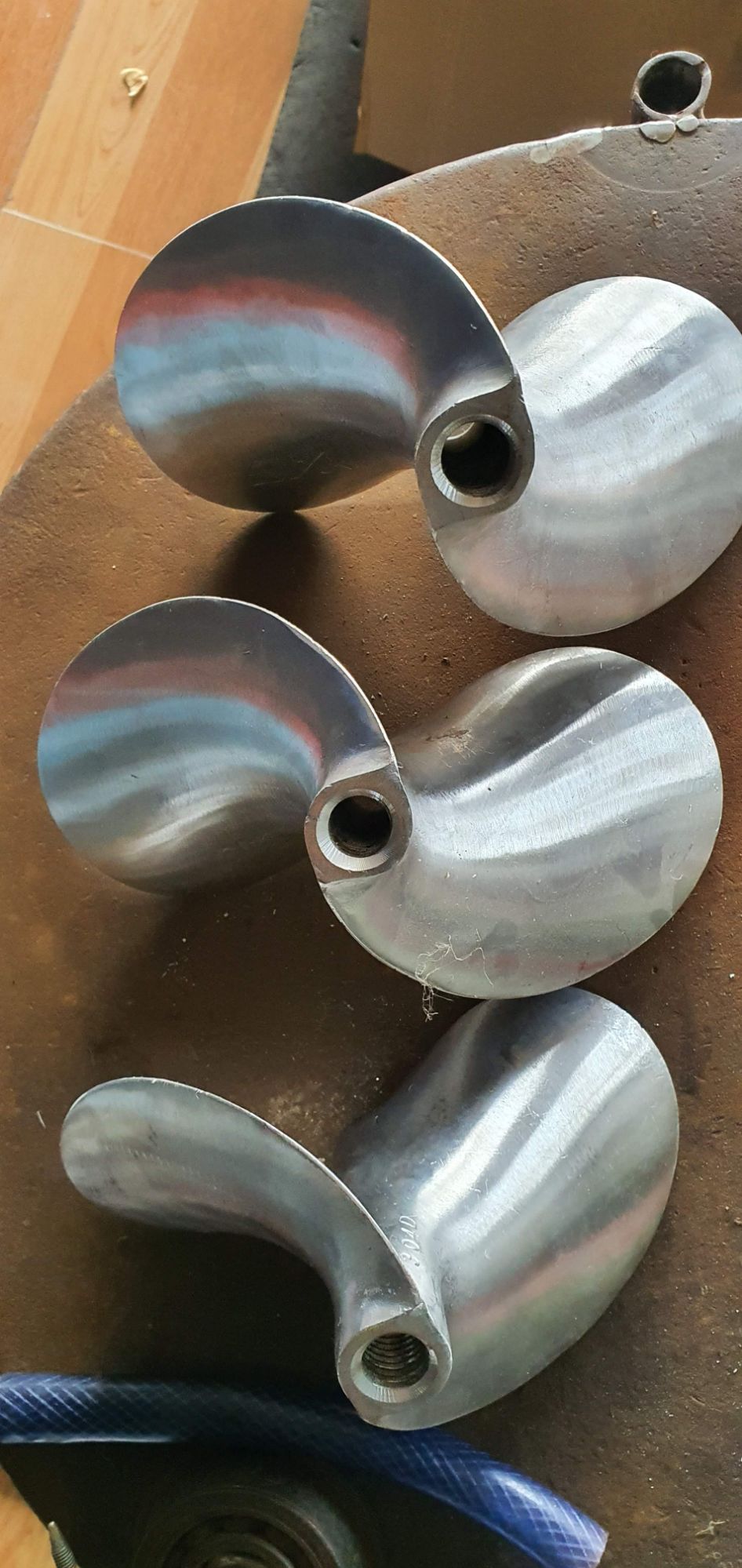 chân vịt inox
