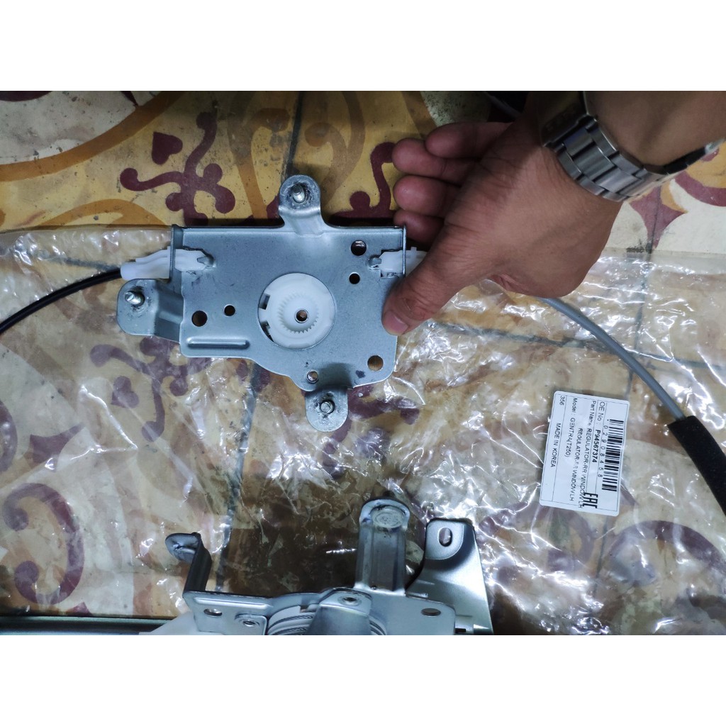 Compa lên xuống kính gentra