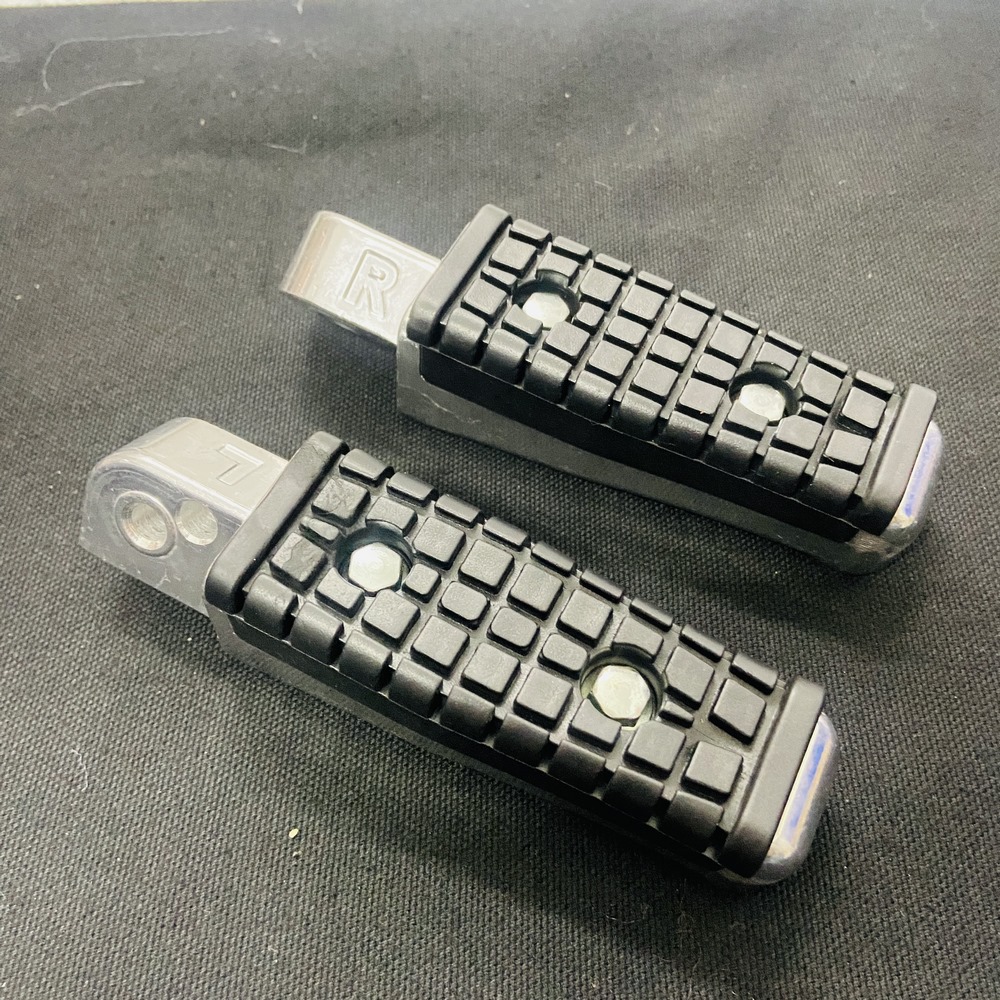 [HCM]GÁC CHÂN SAU CÁNH CHIM HONDA SỬ DỤNG CHO CÁC DÒNG XE WAVE DREAM VARIO