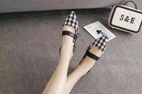[HCM]Giày sandal bít mũi quai ngang 1p
