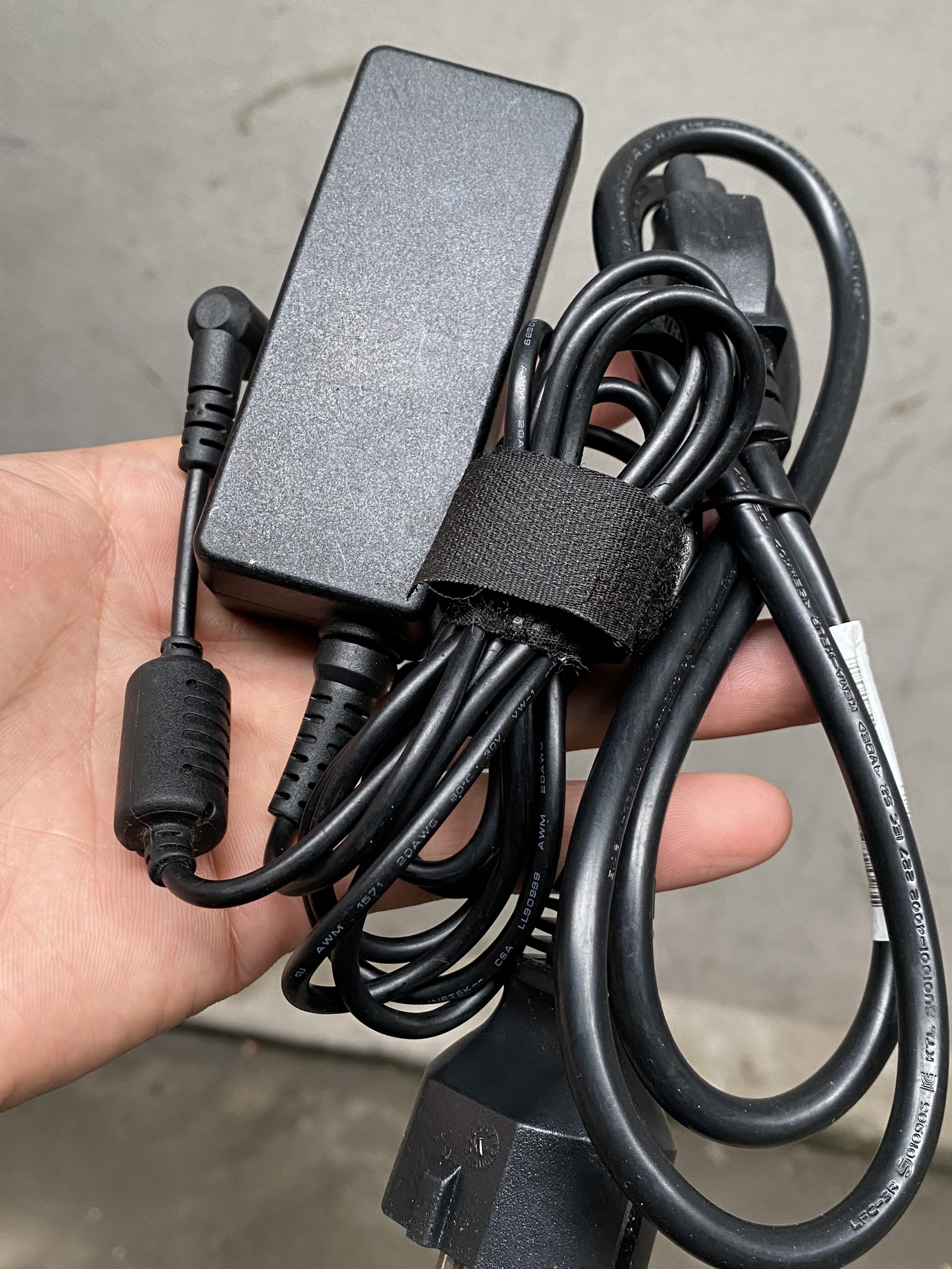Adapter sạc màn hình Asus 19v