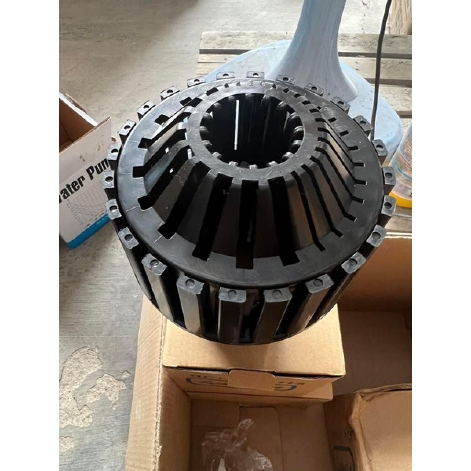 Hút mặt hồ cá Koi lamela 115