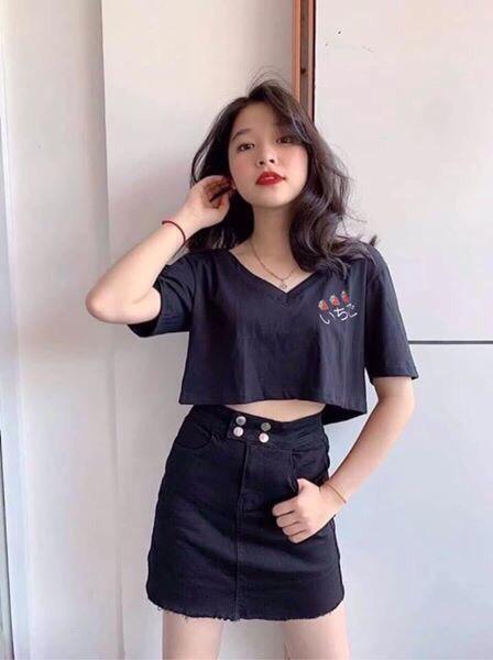 Áo Thun Lụa Cổ Tim Form Croptop In Hình Trán Dâu Cá Tính TTS0494