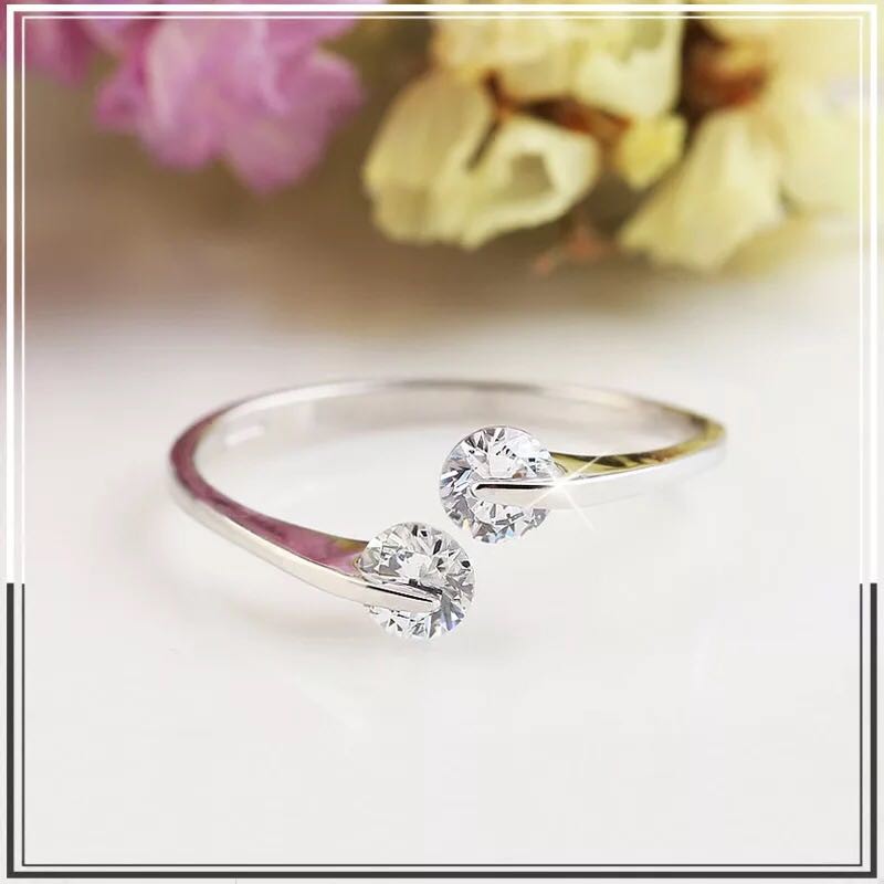 Nhẫn nữ đính cườm cao cấp