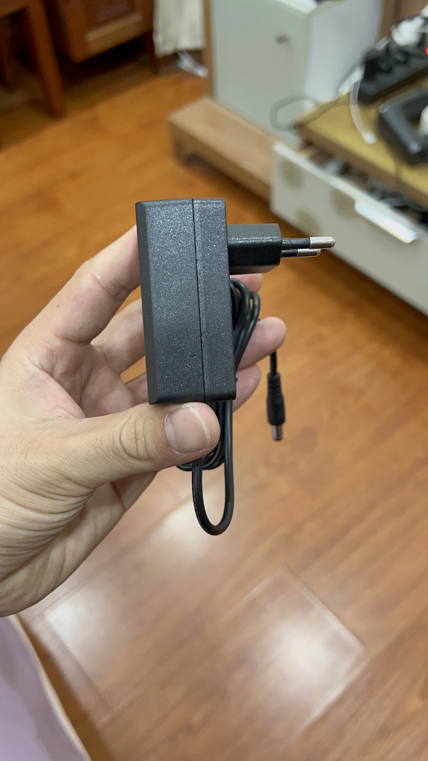 sạc 9v cho máy hút sữa Medela Pump