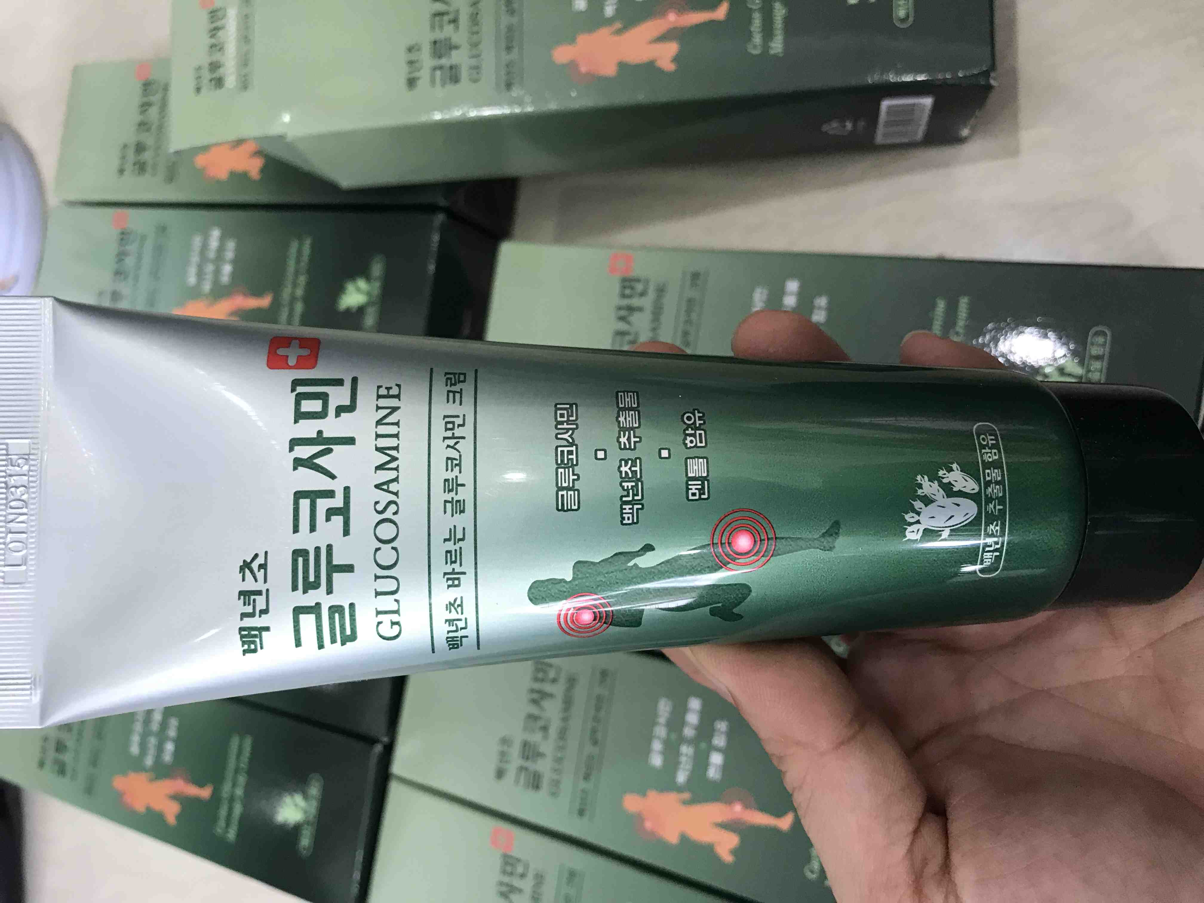 Dầu Lạnh Xoa Bóp Glucosamine Hàn Quốc