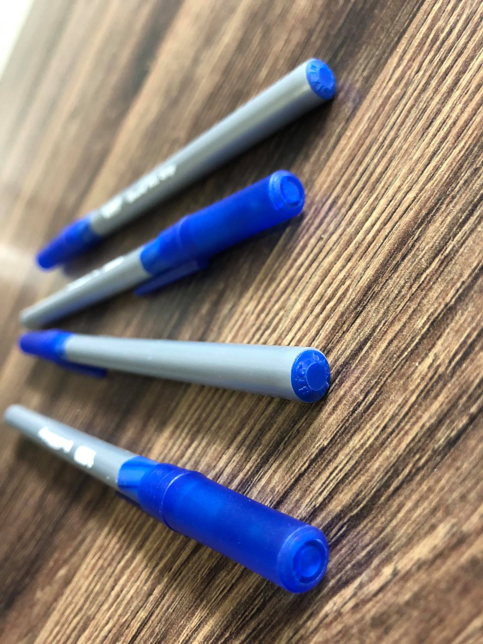 4 bút BIC xanh grip pen tapping