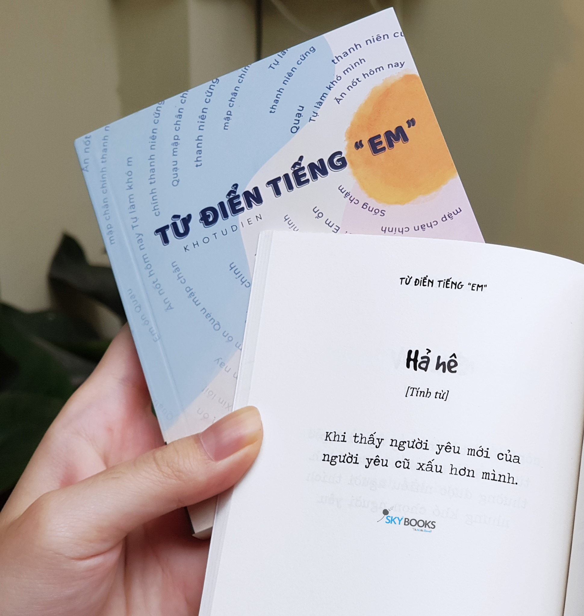 Sách - Từ Điển Tiếng “Em”