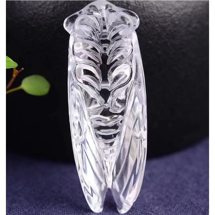 Mặt dây chuyền hình ve sầu đá Topaz