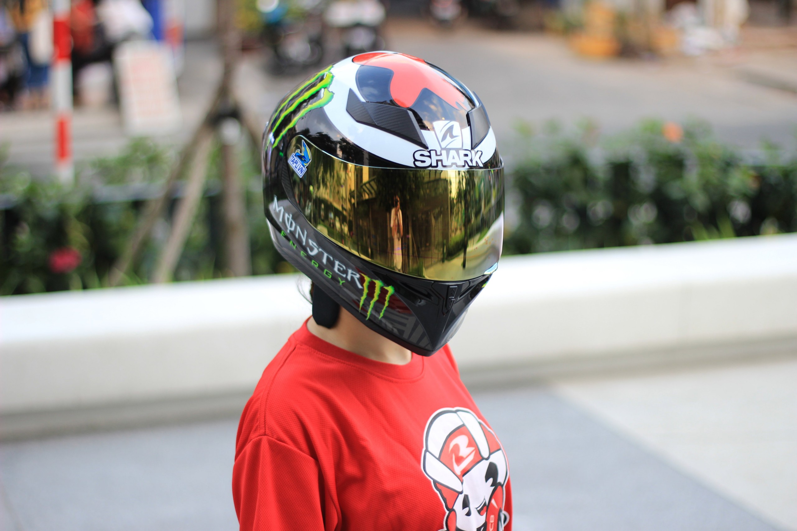 Mũ Bảo Hiểm Fullface ROYAL M138B 1 Kính Lên Tem Shark Loeno 99