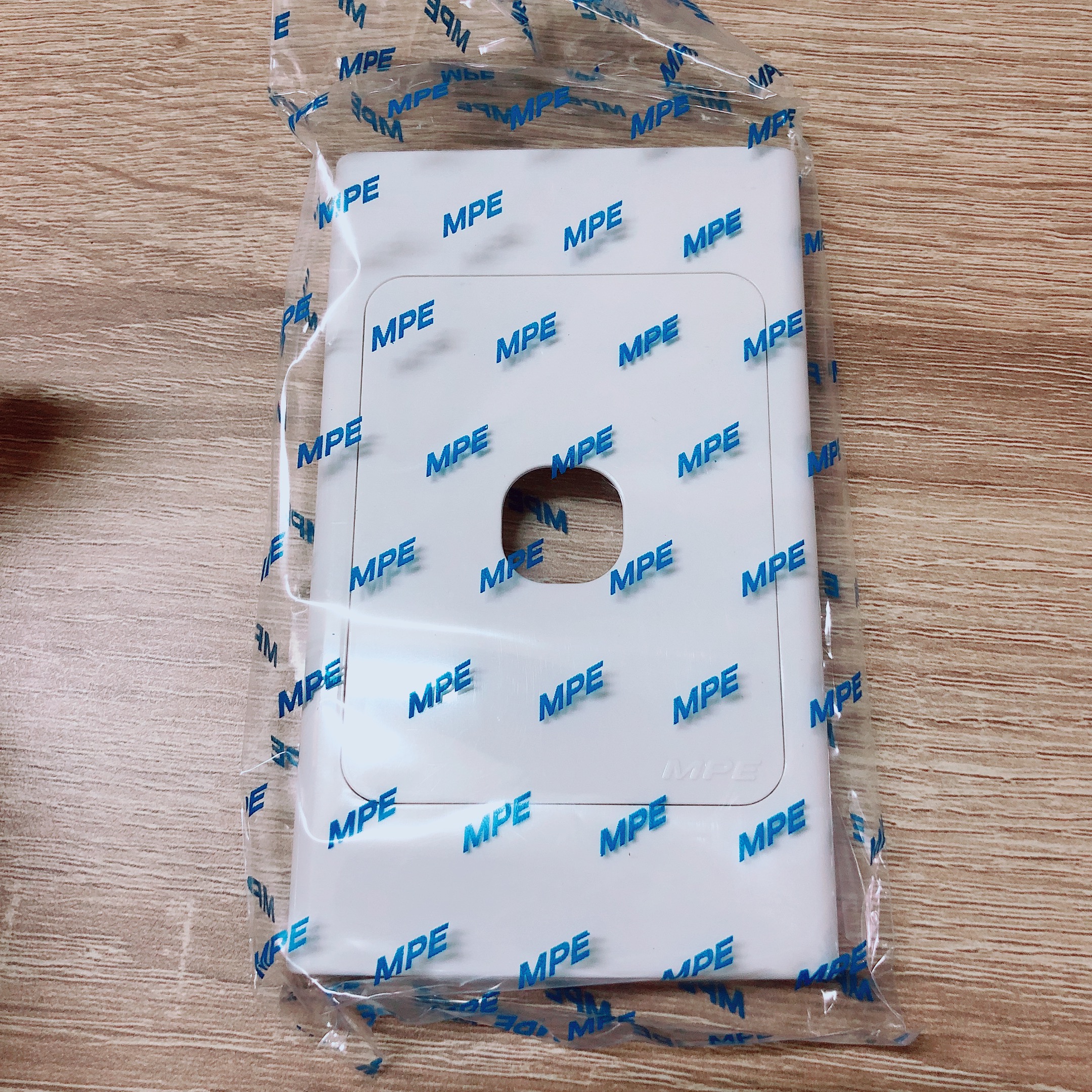 Mặt 1,2,3 công tắc MPE
