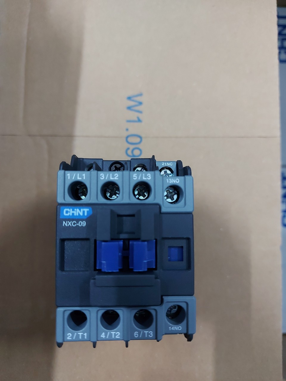 Khởi động từ chint nxc 09a-220v