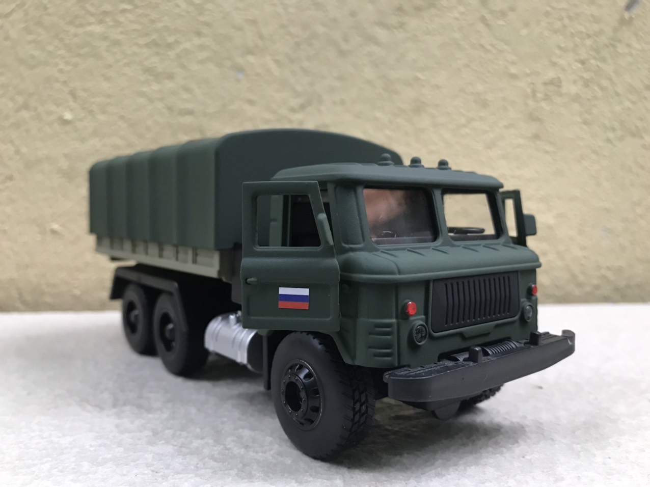 [HCM]Mô hình xe Quân sự QĐND-VN Gaz 66 Thùng bạt 1:36