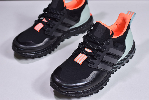 Giày Ultra Boost Guard Core Black Green Tint
