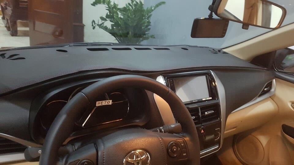 Thảm taplo da vân carbon cao cấp Toyota Vios 2019-2023