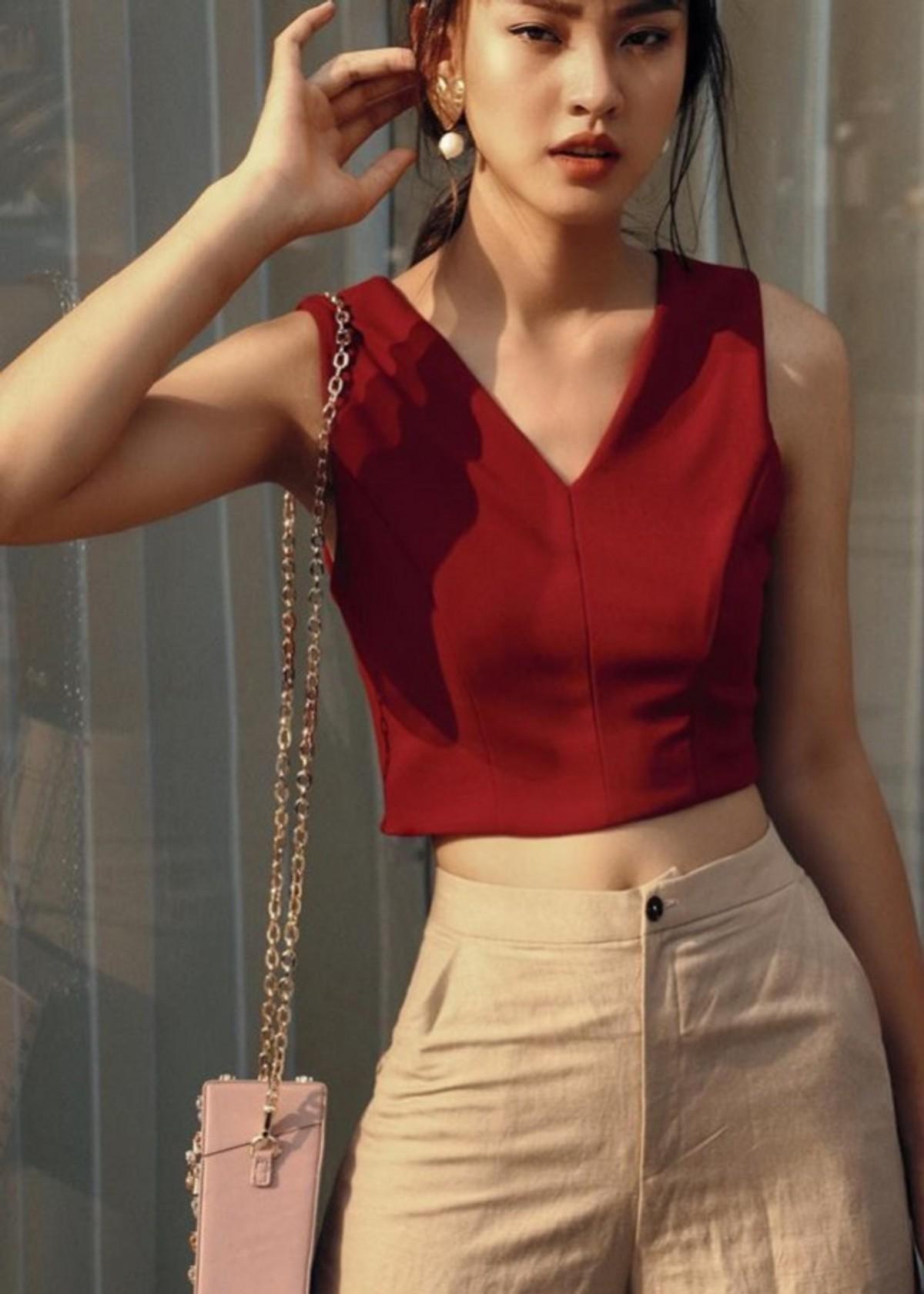 Áo croptop ôm, cổ V dây kéo
