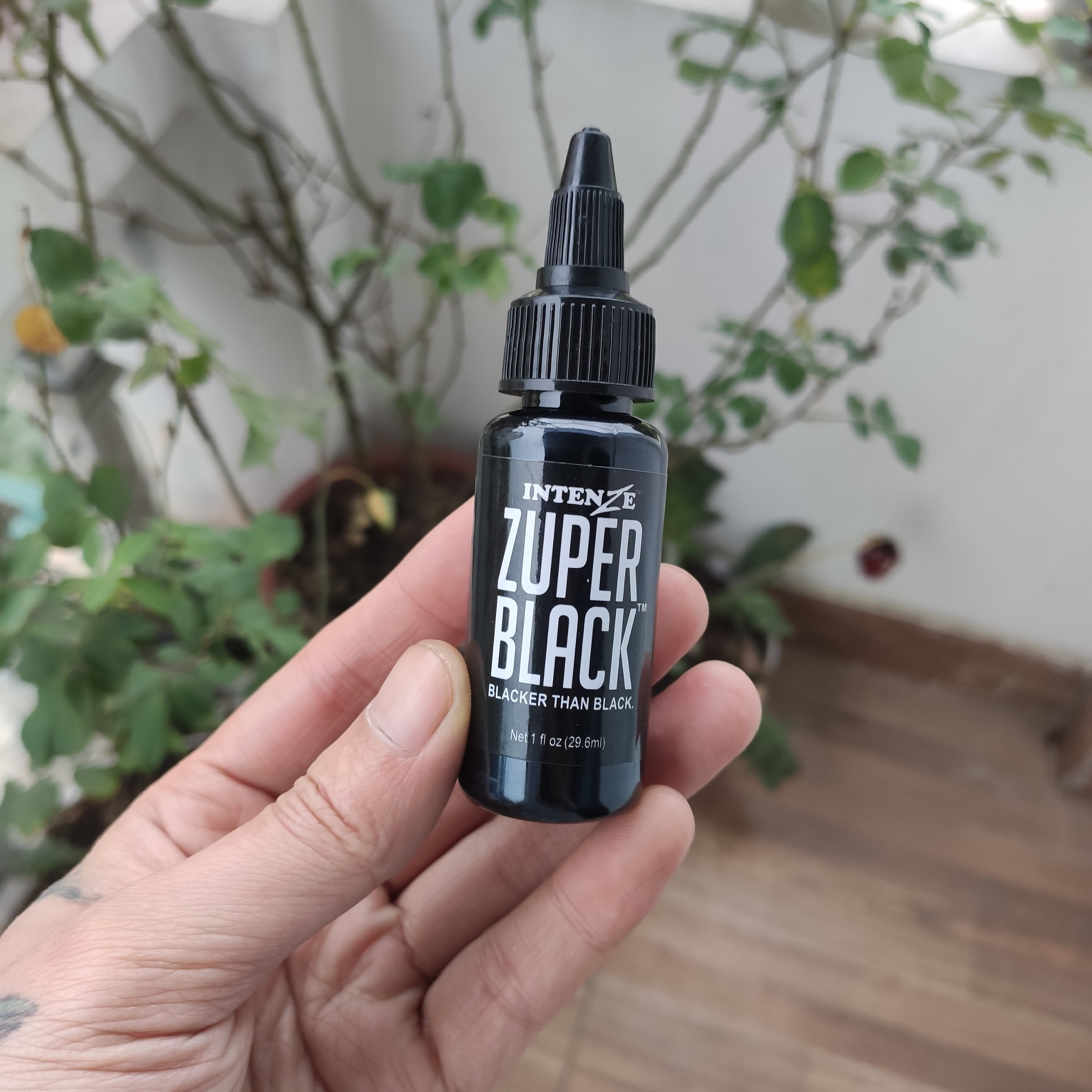 Mực xăm Đen Trung cấp Intenze Zuper Black 30ml / 1oz