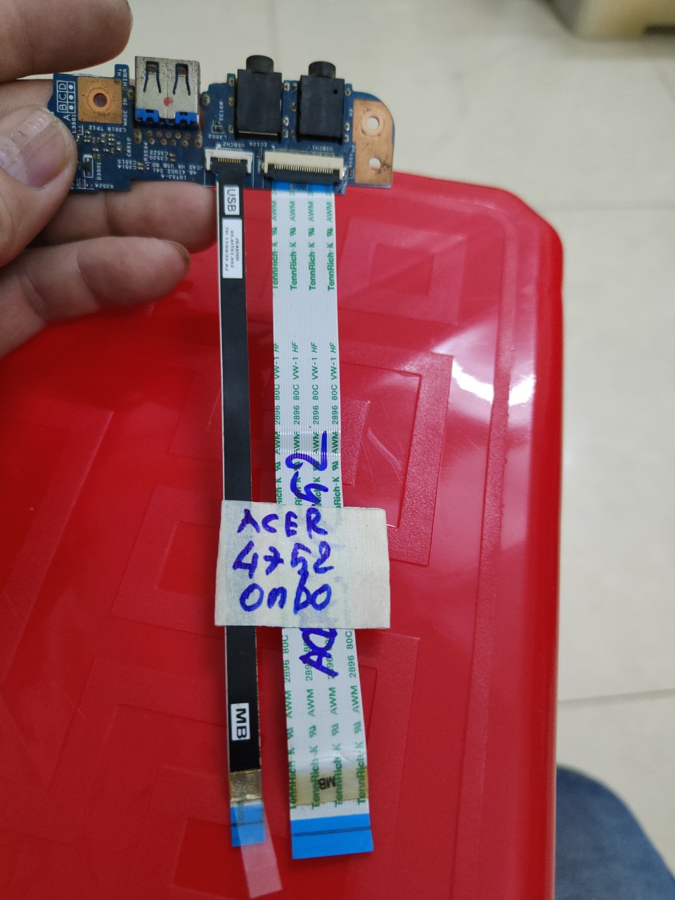 Bo usb acer 4752