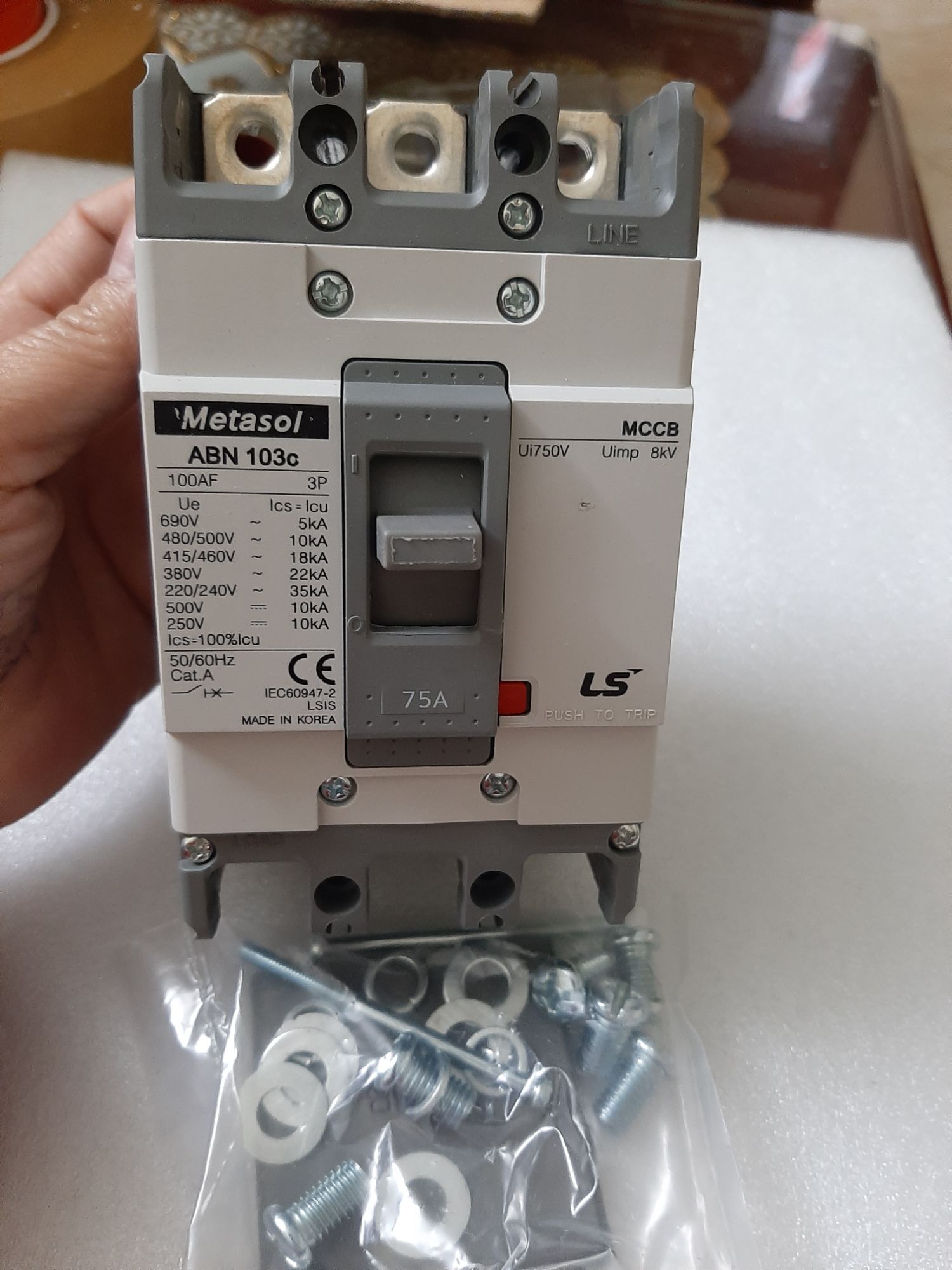 Aptomat  hộp ABN 75A 3pha
