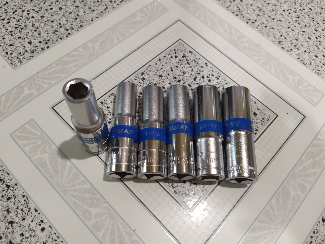 Đầu tuýp lục giác dài lẻ 1/2 .  từ 10 đến 24