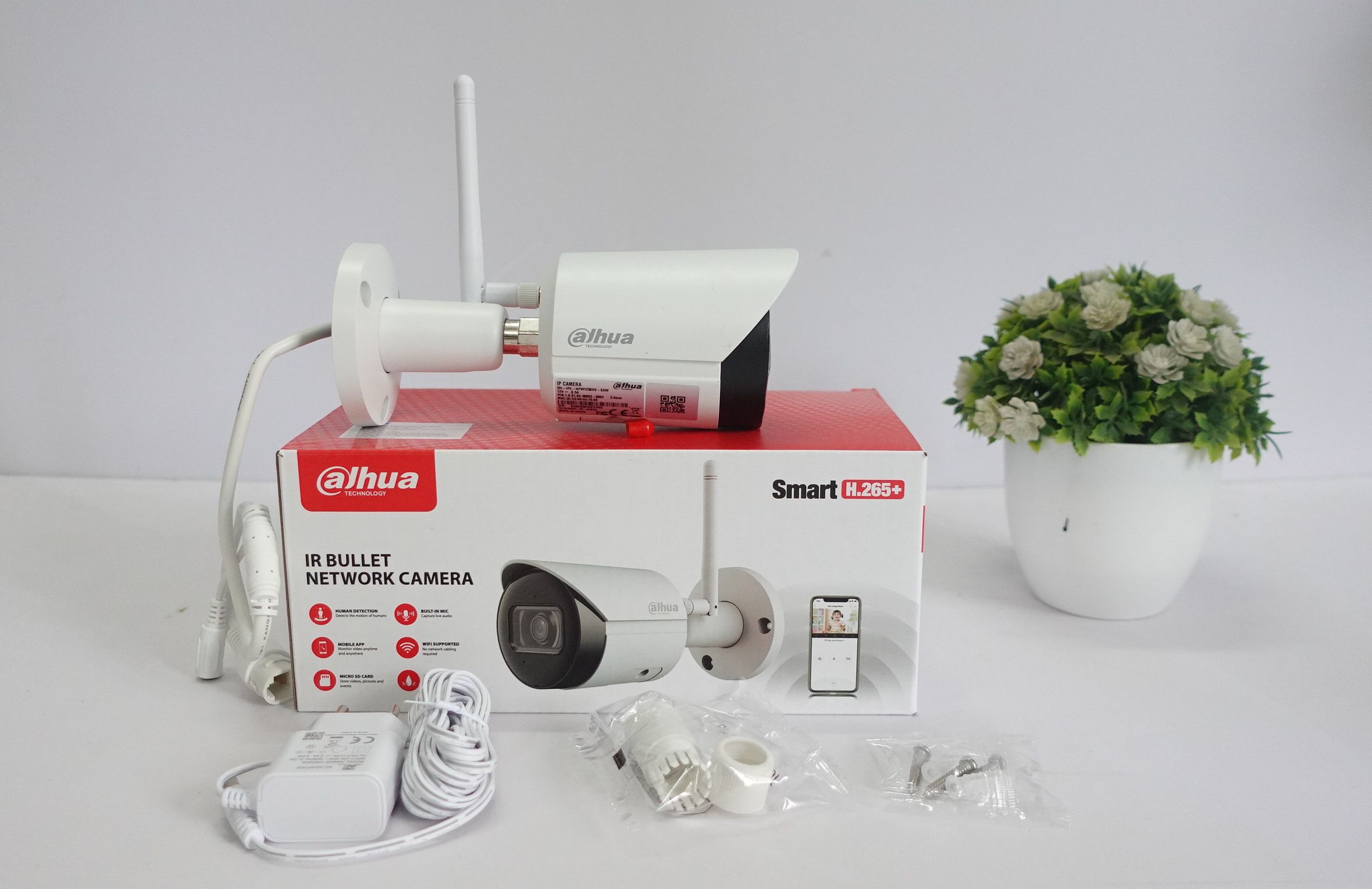 Camera IP Wifi DAHUA 2MP DH-IPC-HFW1230DS-SAW