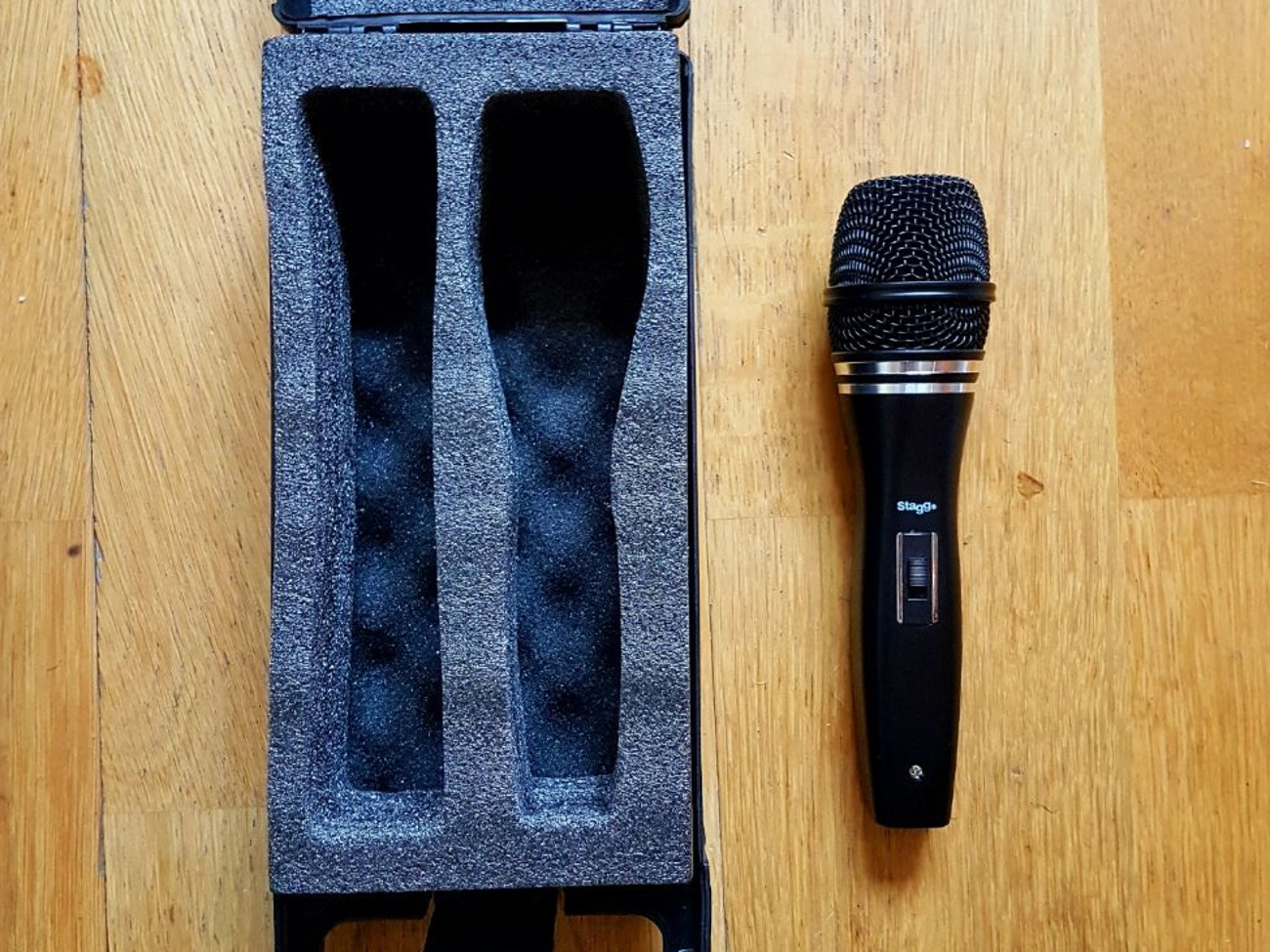 Micro Karaoke có dây Stagg SDM90 Cao cấp