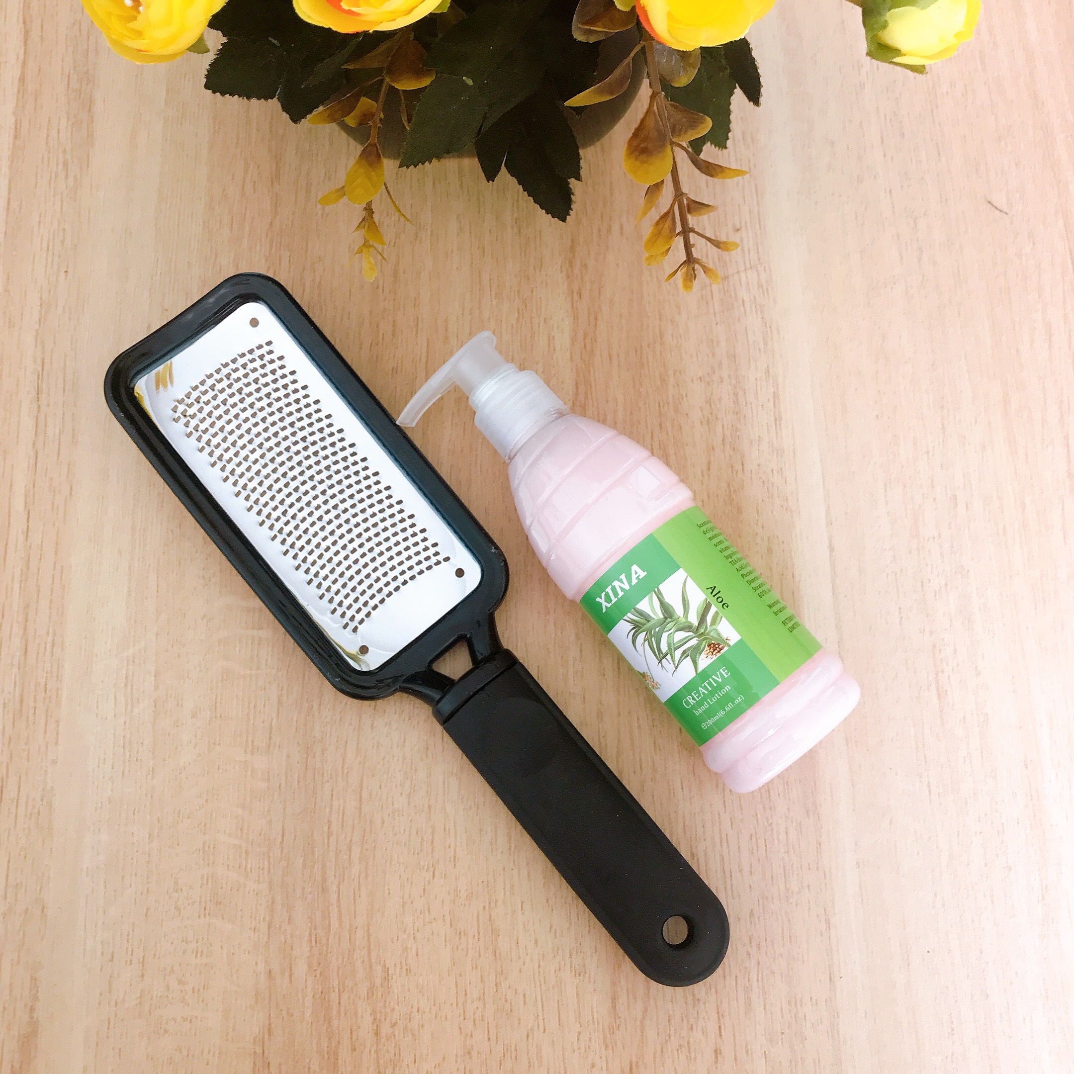 Bàn Chà Gót Chân Inox và Kem Dưỡng Mềm Da Chân Chà Sạch Da Chết