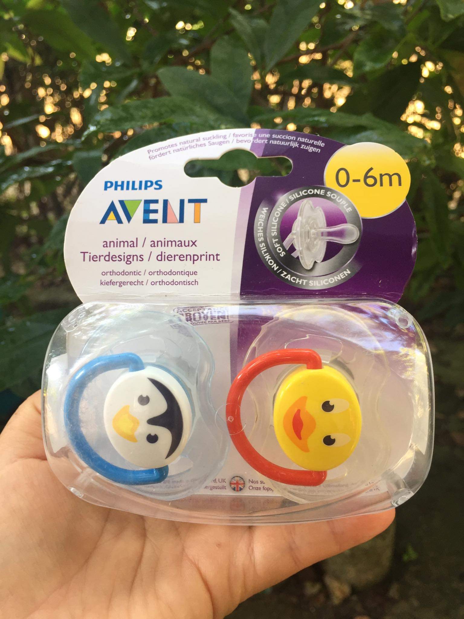 Ty ngậm Phillips Avent( có nắp đậy) cho bé 0_6 month , set 2 cái