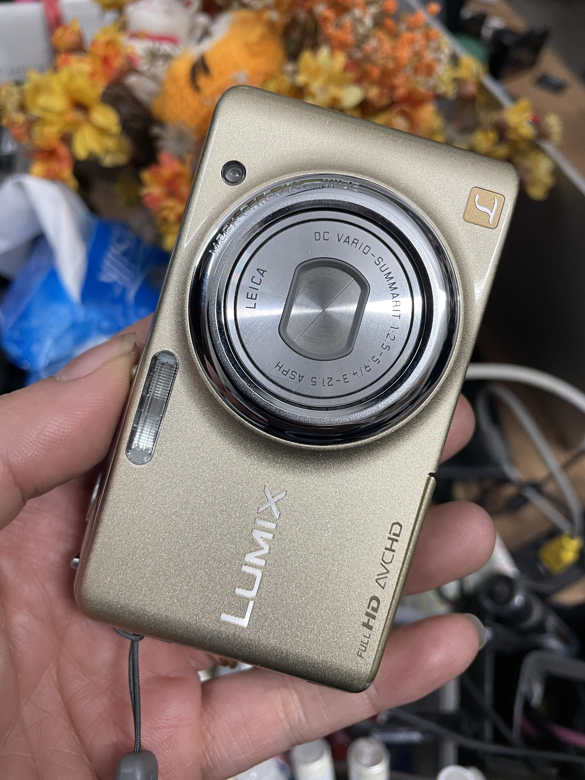 Máy ảnh Lumix DMC FX77 màn hình cảm ứng