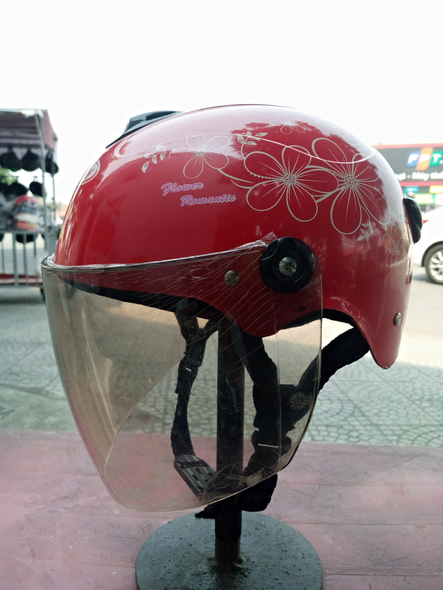 Kính thay thế mũ bảo hiểm 3/4_ M111