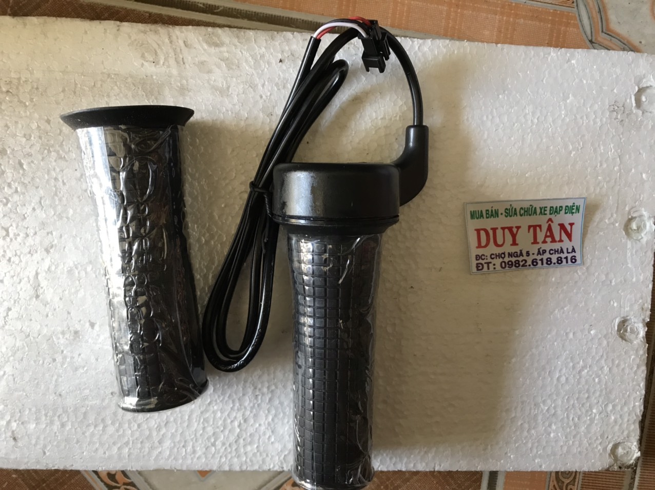 tay ga zin xe đạp điện
