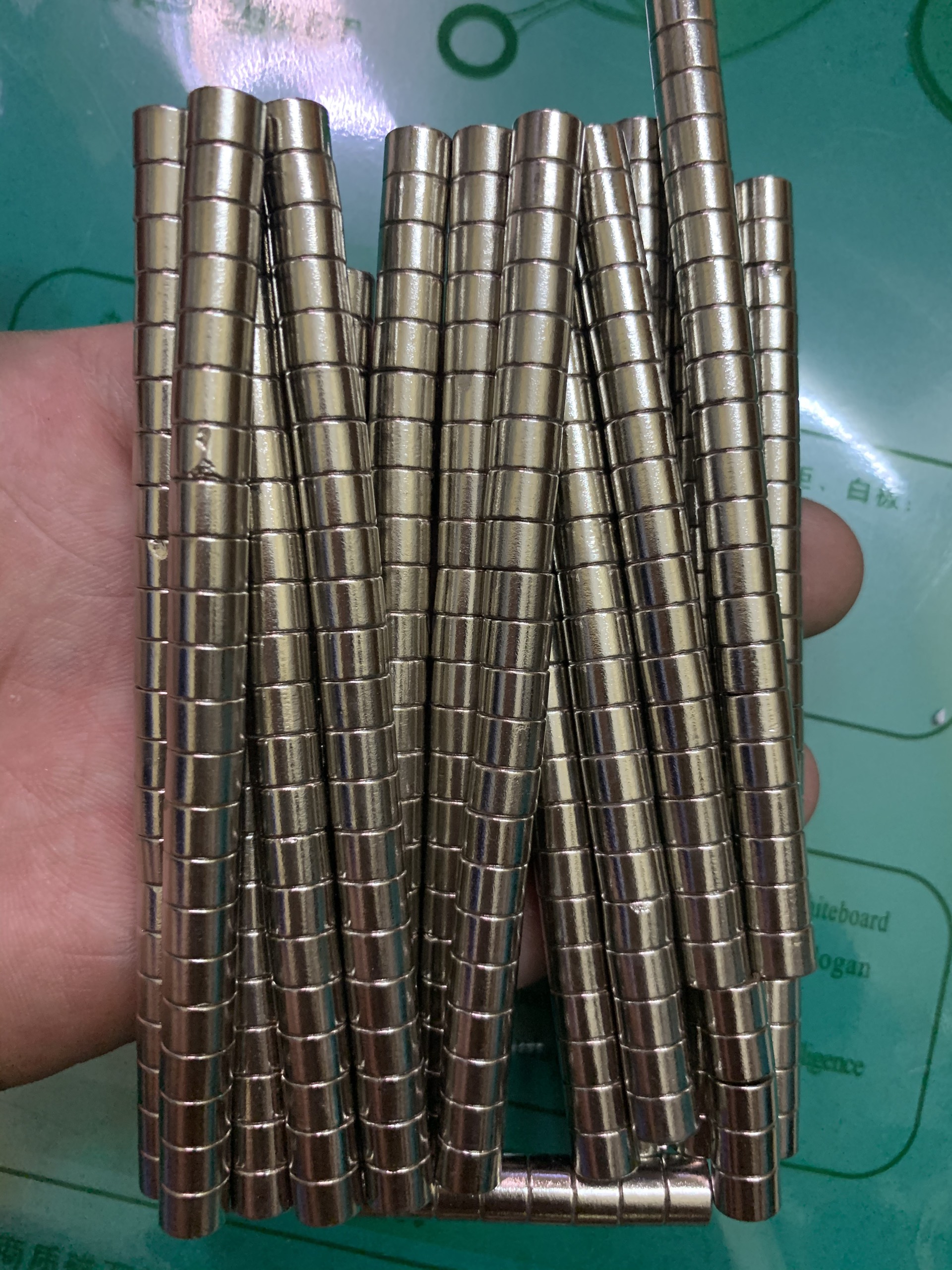 Nam châm trắng đất hiếm 7x5mm ( set 50 viên ).