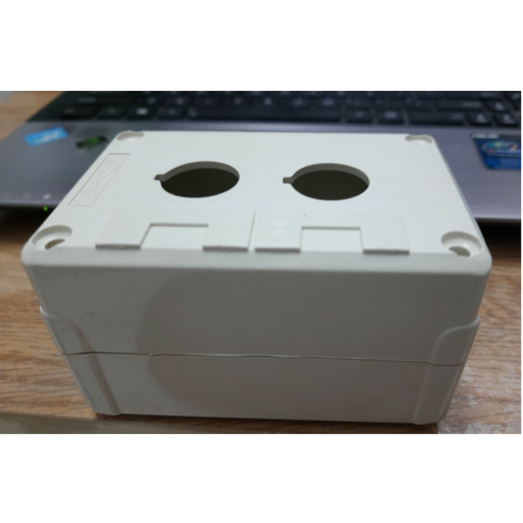 Hộp nút nhấn 1 lỗ 2 lỗ 3 phi 22 / 25