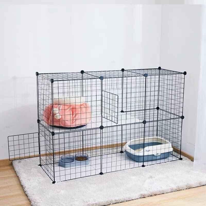 Chuồng quây chó mèo đa năng (tặng kèm 2 chốt /1 tấm), được thiết kế chắc chắn với các thanh sắt không hen rỉ, được lắp ráp đa năng bằng các chốt nhựa ABS chắc chắn và bền đẹp