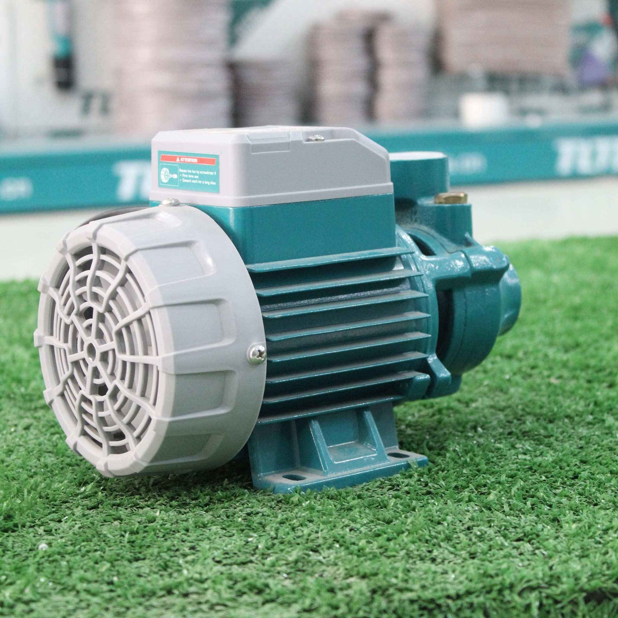 Máy bơm nước motor dây đồng 370w điện 220v total twp137026